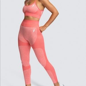 DOYOUEVEN IMPACT SEAMLESS SET